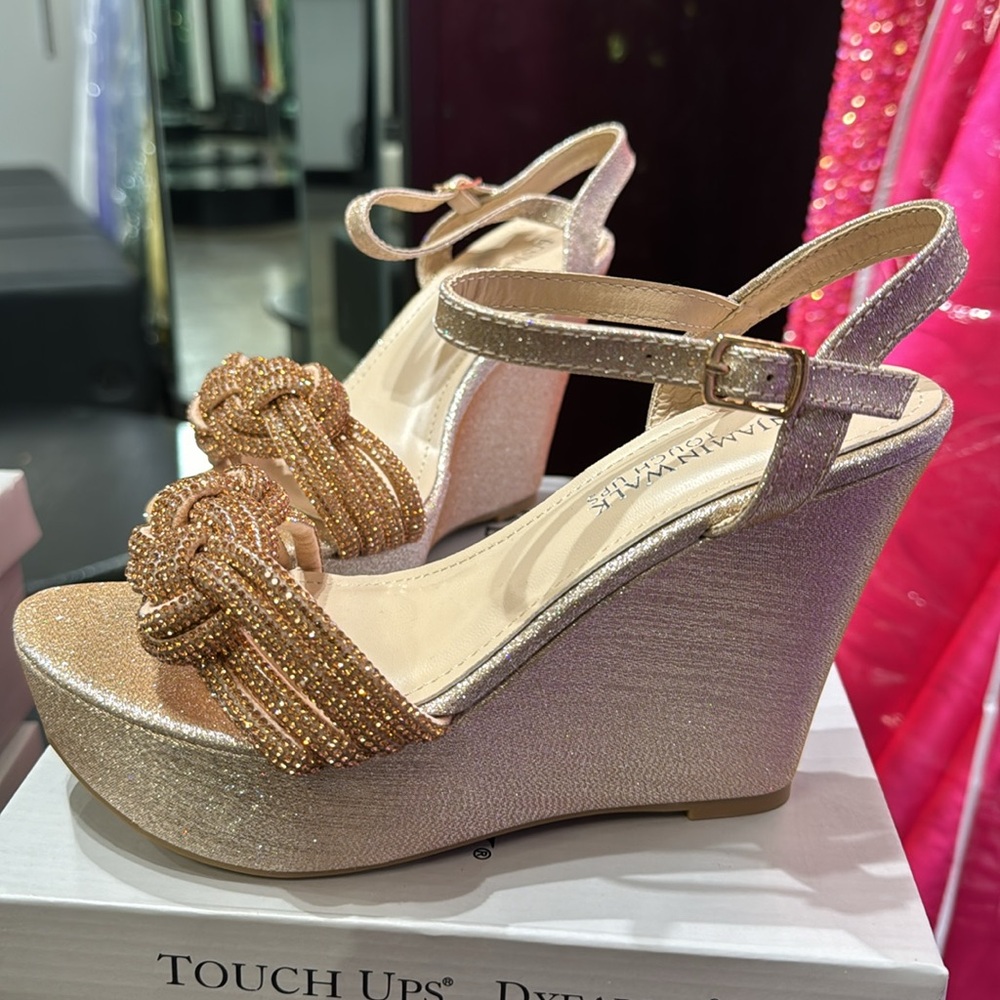 Touch Ups by Benjamin Walk - 4” Heel - Champagne/Rose Gold - Picture 3 of 8